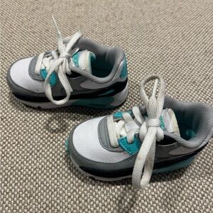 Nike air max toddler sneaker